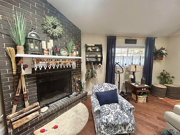 3rd image of 3306 N Belmont Pl