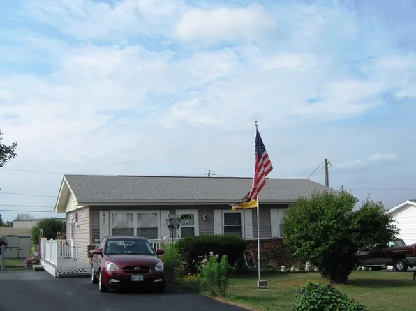 220 4th St, Broadway, VA 22815