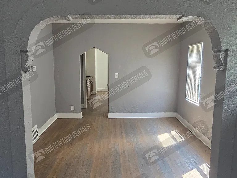 4810 Lenox St — Photo 8