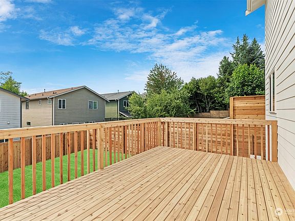 5th image of 2208 108th Avenue SE #B