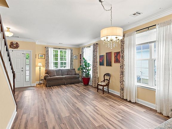 4th image of 6 Cyprus Drive