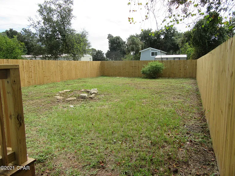 9809 Clarence St — Photo 3