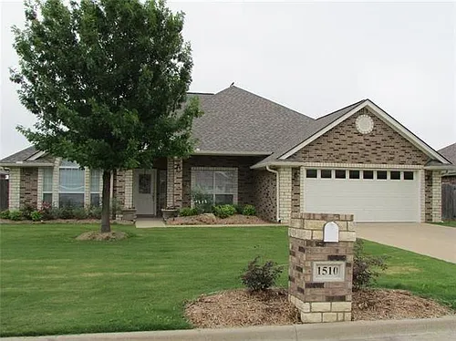 1510 Glenwood Dr Photo 1