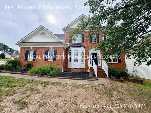 2318 Phlox Ct, Charlotte, NC 28213