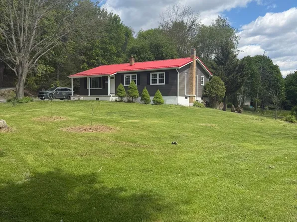 3269 Gwin Rd, Altoona, PA 16601