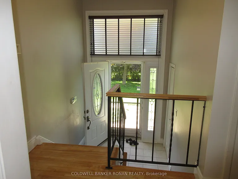 104 Boyne Cres #MAIN FLOOR — Photo 3