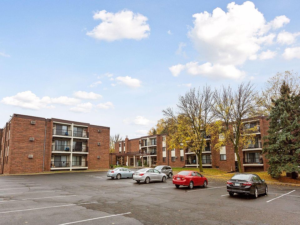 1st image of 4 Pine Tree Dr APT 117