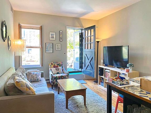 2nd image of 45 W 94th St #3R