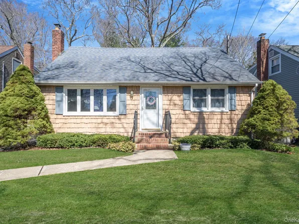 95 Horton Drive, Huntington Station, NY 11746