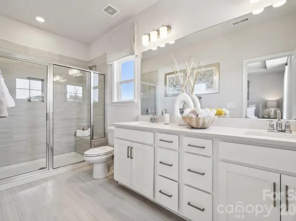 3016 Rexton Ln, Charlotte, NC 28262