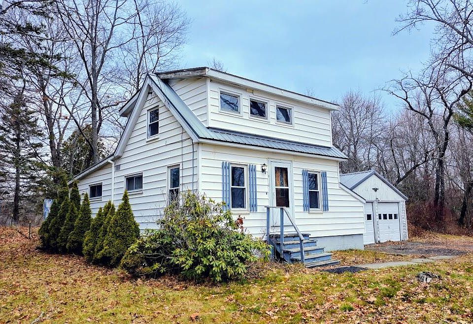 1st image of 915 Stillwater Avenue
