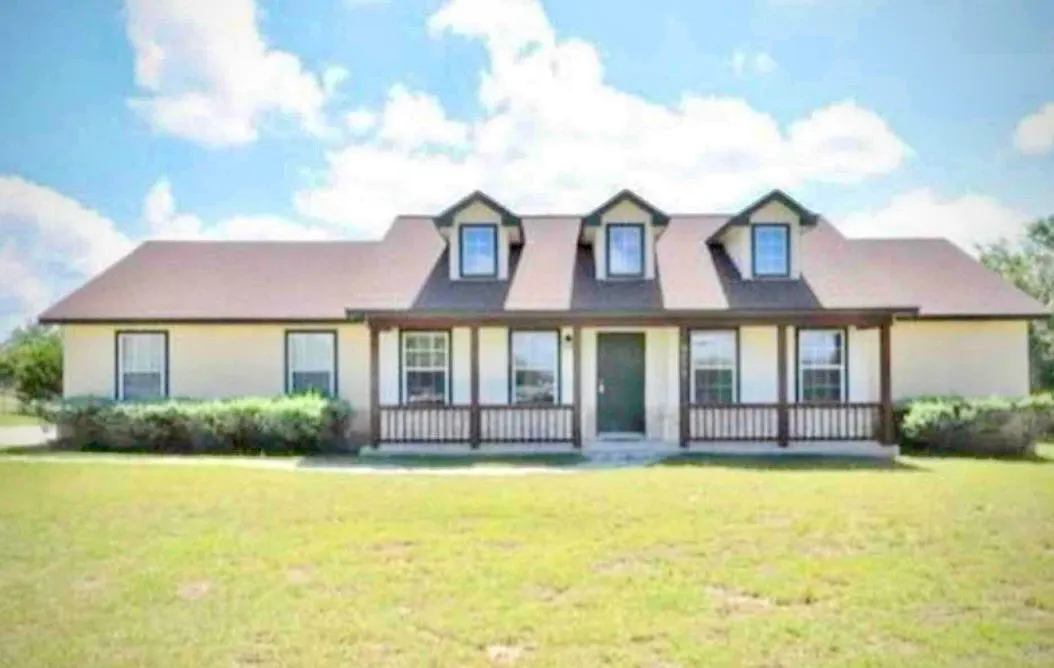 3 bed, 1818 sqft, $2,695 — Photo 1