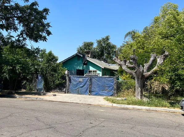 2562 S 11th St, Fresno, CA 93725