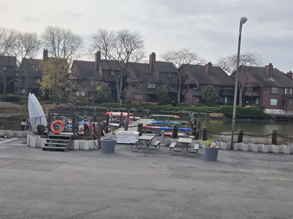 570 Sanderling Court image 6 of 10