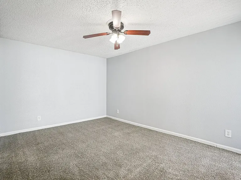 Don't Miss Out Biltmore Homes Leasing Fast — Photo 55