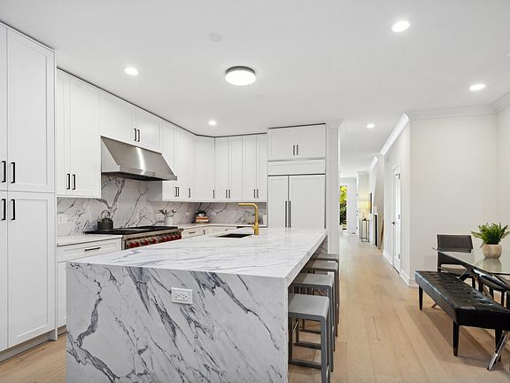 5th image of 3928 N Ashland Ave #1S