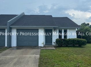 225 Village View Ln, Lakeland, FL 33809