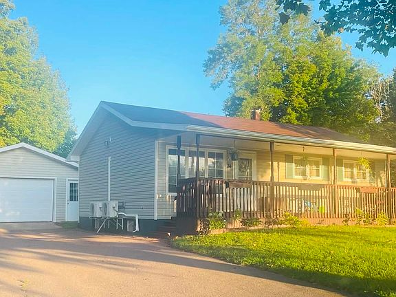 3rd image of 34 Lockwood Dr