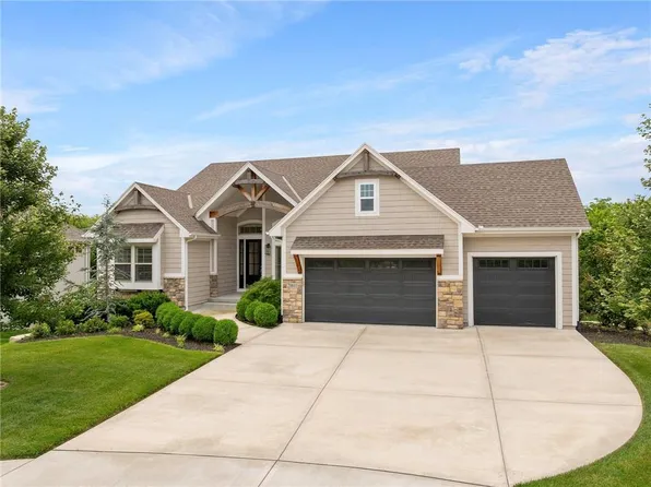 20611 W 113th St, Olathe, KS 66061