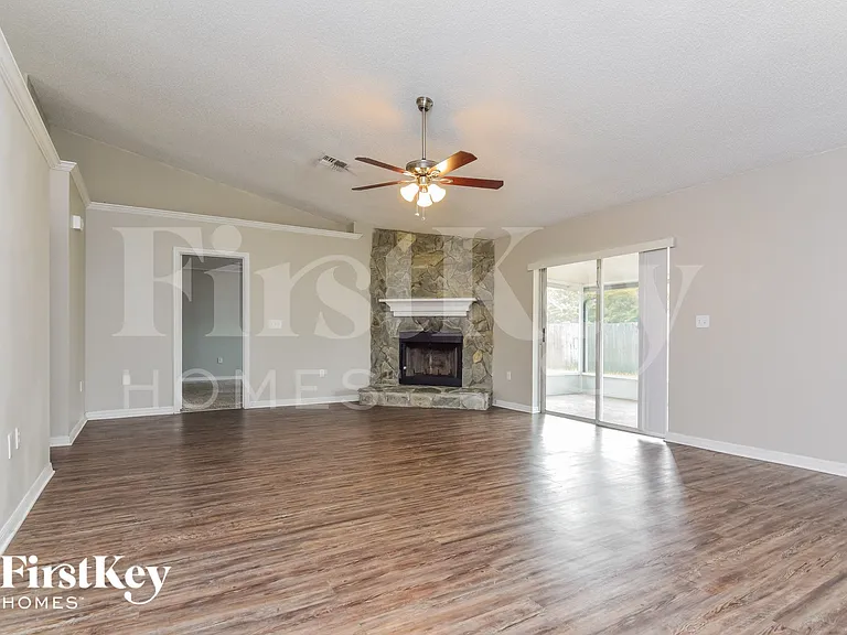 1719 Sandalwood Cir SW — Photo 4