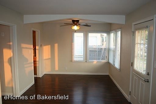 2nd image of 606 Knotts St