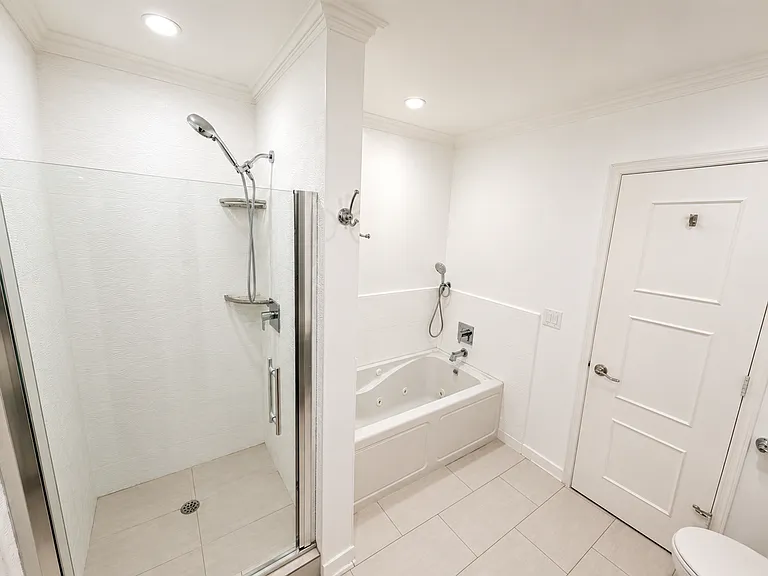 1351 N Orange Dr — Photo 13