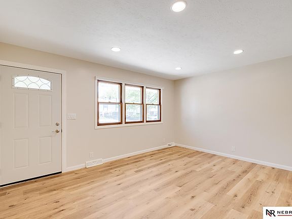 5th image of 7913 Nina St