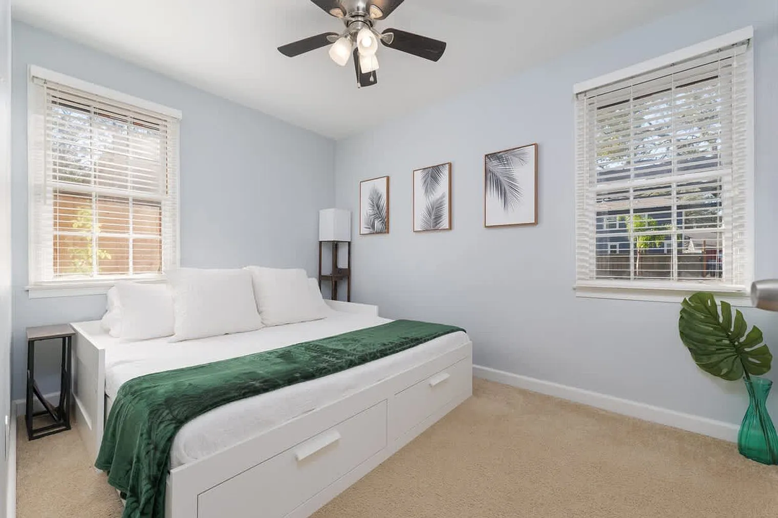 4 bed, 2.0 bath, 1184 sqft, $3,393 — Photo 4