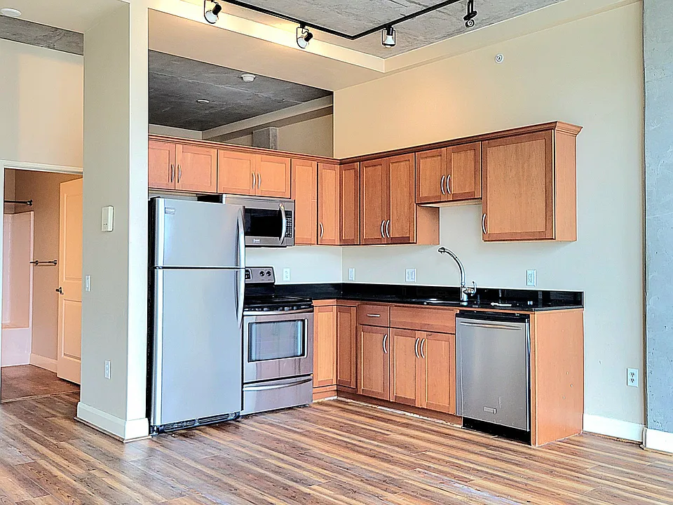 851 Front St #706