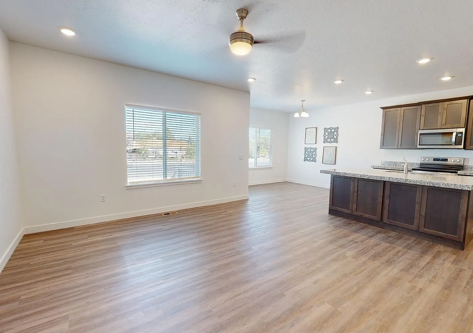 Beautiful 4-Bed Townhome For Rent — Photo 4