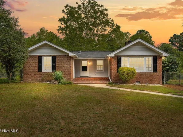 119 Bluebird Ln, West End, NC 27376