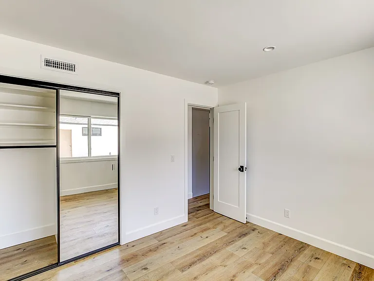 455 N Olive St — Photo 10