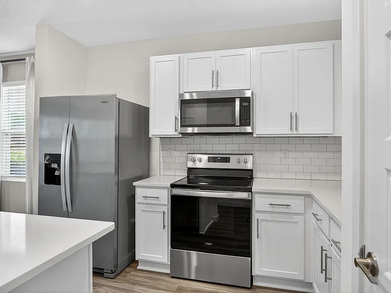 185 E Warren Ave — Photo 8
