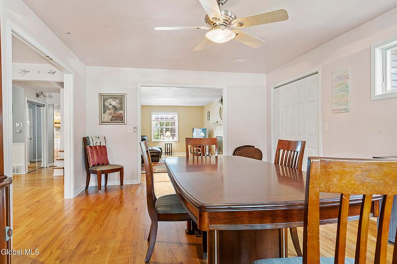 5th image of 4 Yankee Court