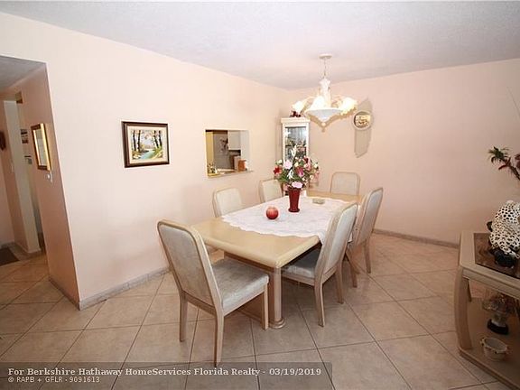4th image of 4141 NW 44th Ave APT 418