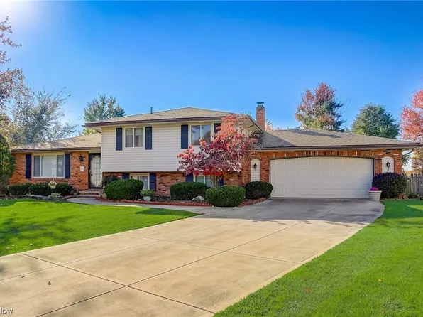18290 Mallard Cir, Strongsville, OH 44136