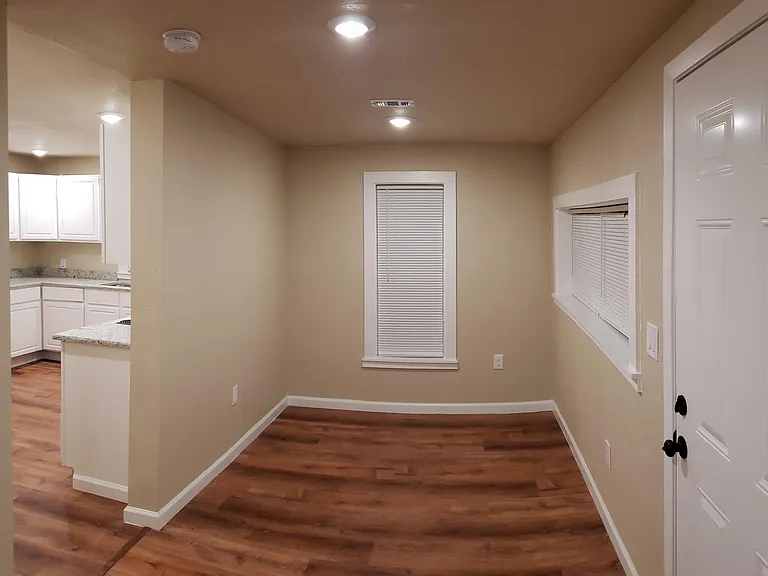 401 W Hull St — Photo 9