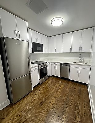 4th image of 401 E 88th St #16X