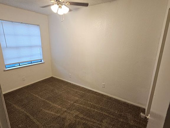 4th image of 208 N Church St #402