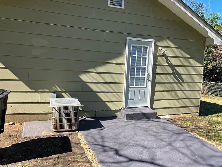 1217 Cleveland St — Photo 13