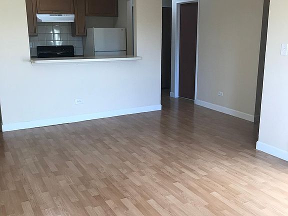 5th image of 1808 N Green Ln S APT 3B