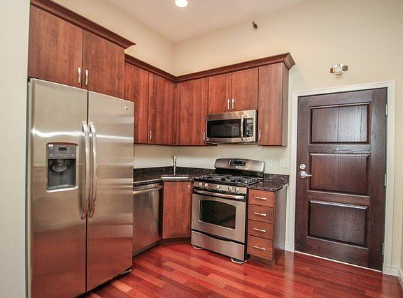 4th image of 212 N Center St Unit 604