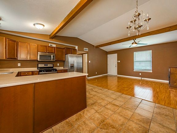 4th image of 133 Lonsdale Cir