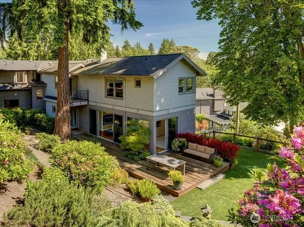 1555 Grand Avenue, Seattle, WA 98122