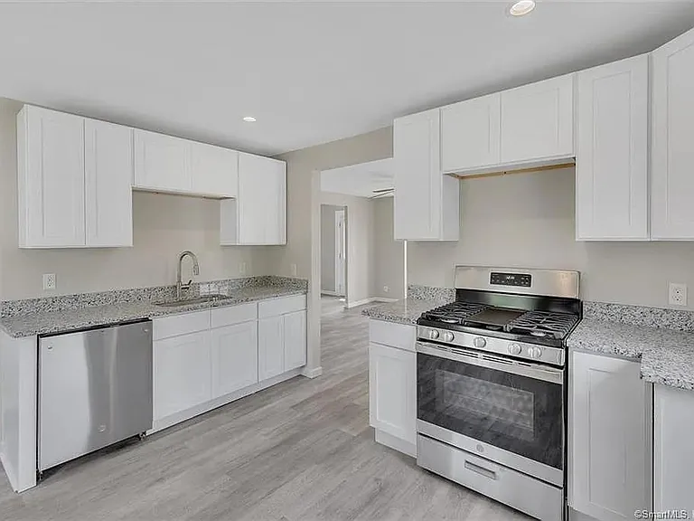 51 Mill St #51 MILL ST — Photo 10