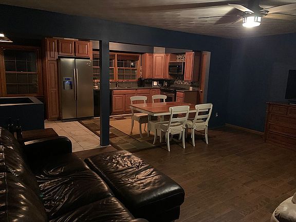 5th image of 1104 Lake Manor Dr