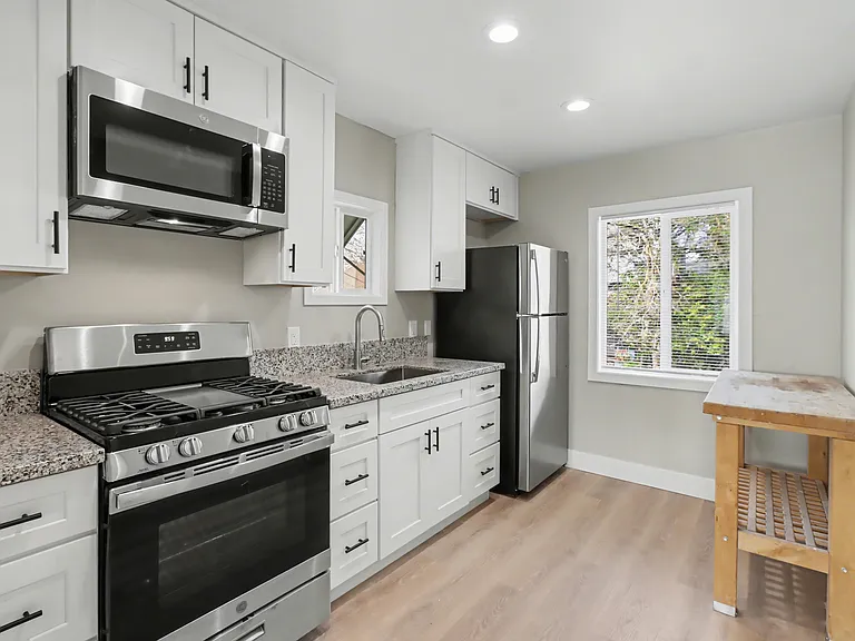 2725 I St #A — Photo 6