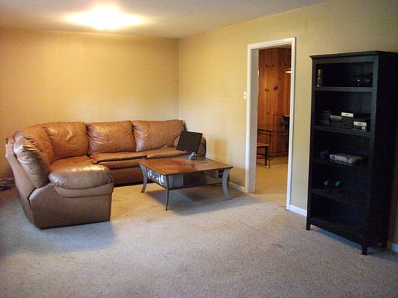 3rd image of 617 Larue Dr