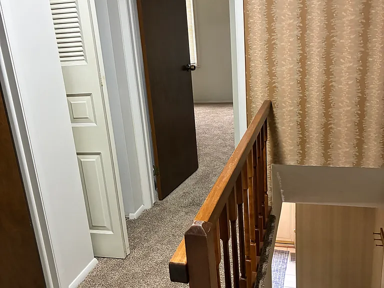 1211 Park Ln — Photo 3