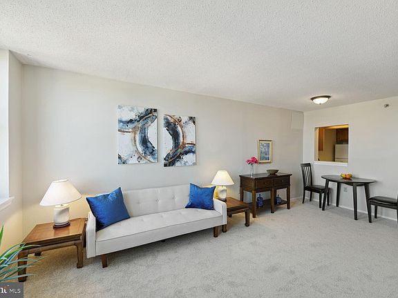 3rd image of 900 N Taylor St APT 1509